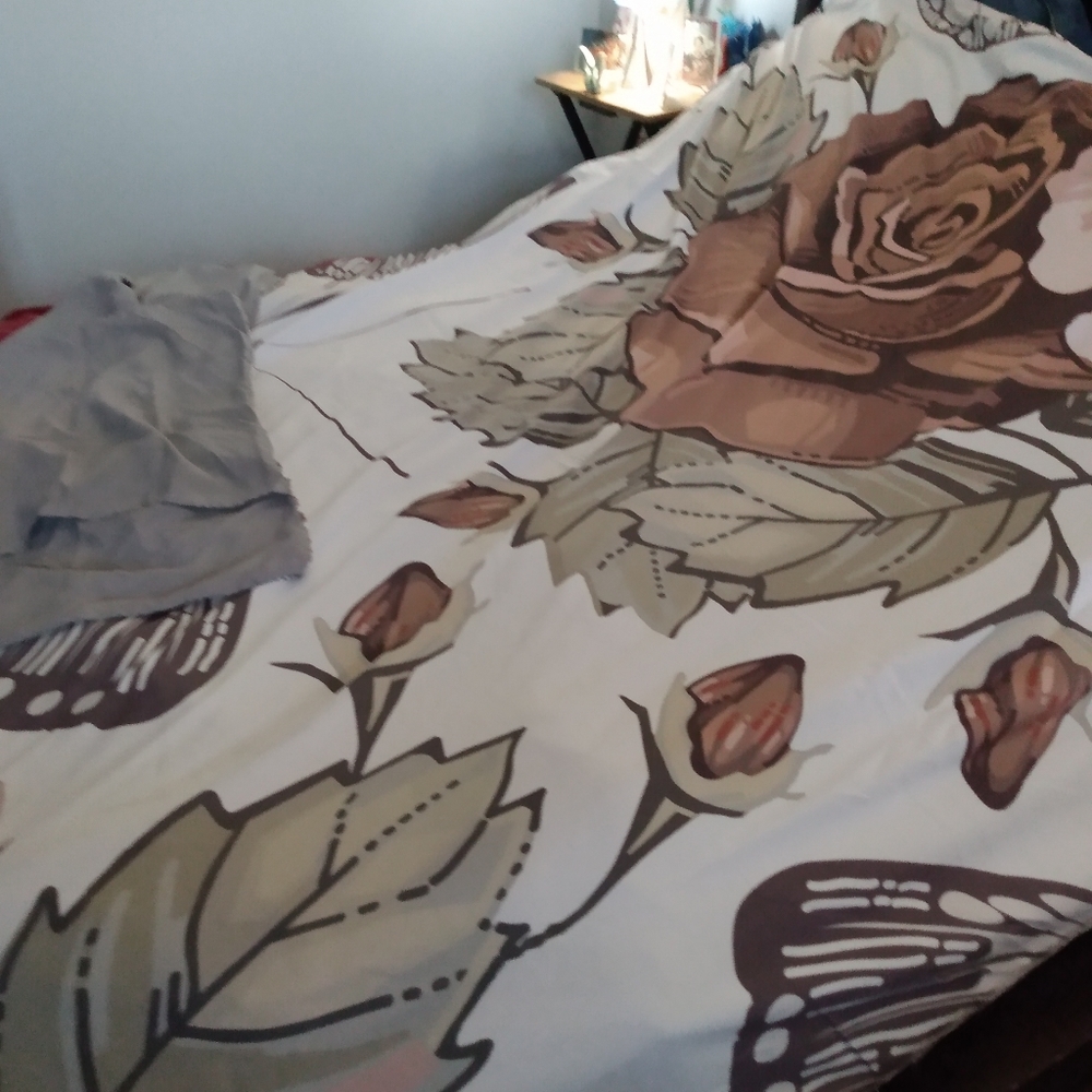 Bedding - Picture 6 of 9